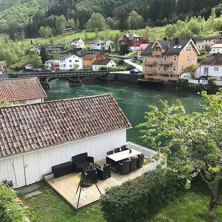 Stryn - House By The River Eksteriør bilde