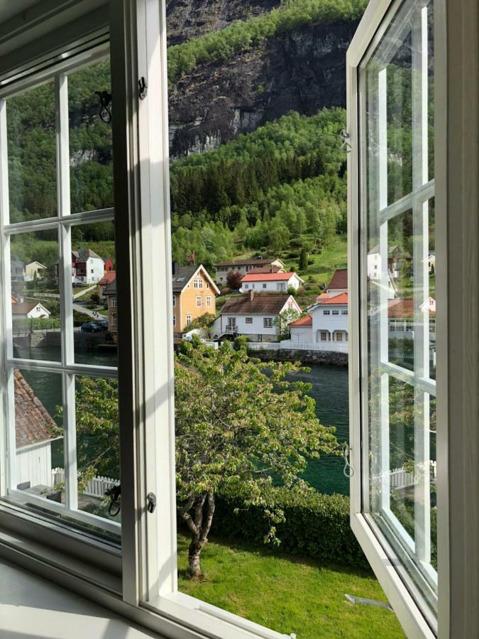 Stryn - House By The River Eksteriør bilde